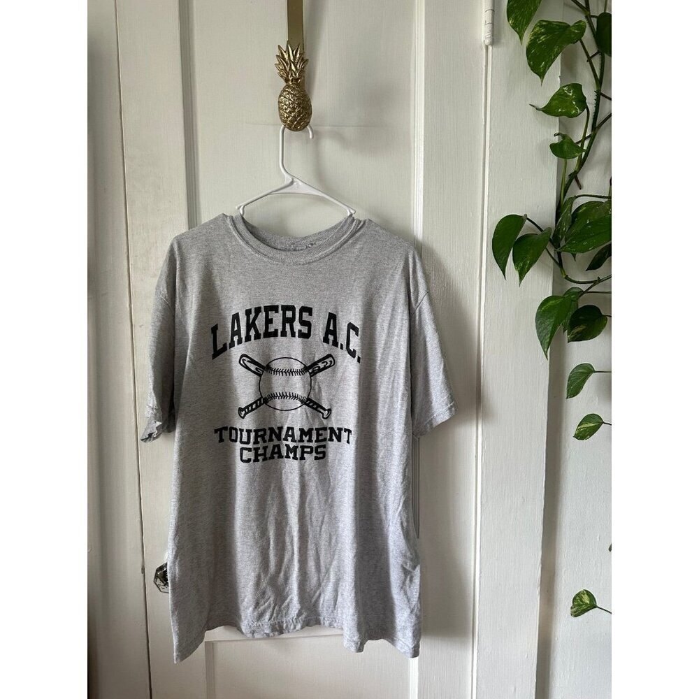 Jerzees Men’s size x-large Lakers AC shirt